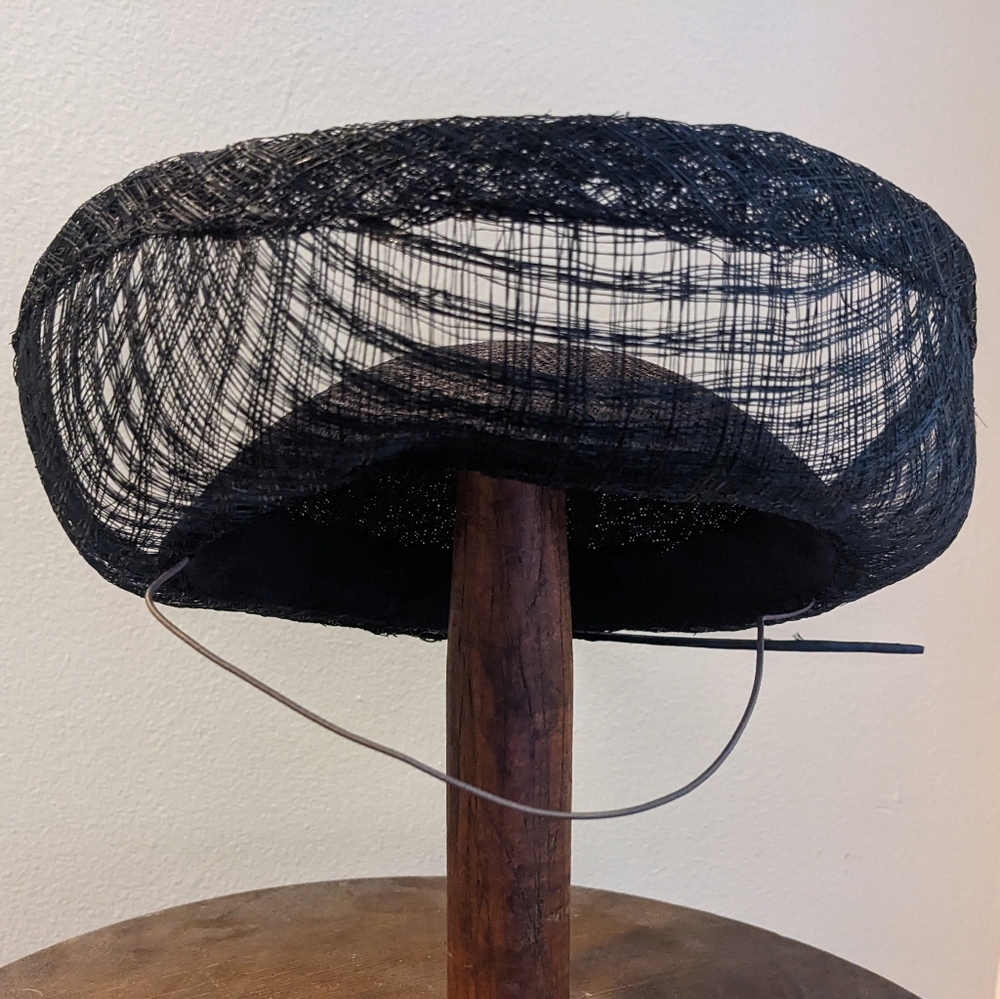 Kentucky Derby black fascinator hat ASO Kate Middleton - Picture 8 of 9